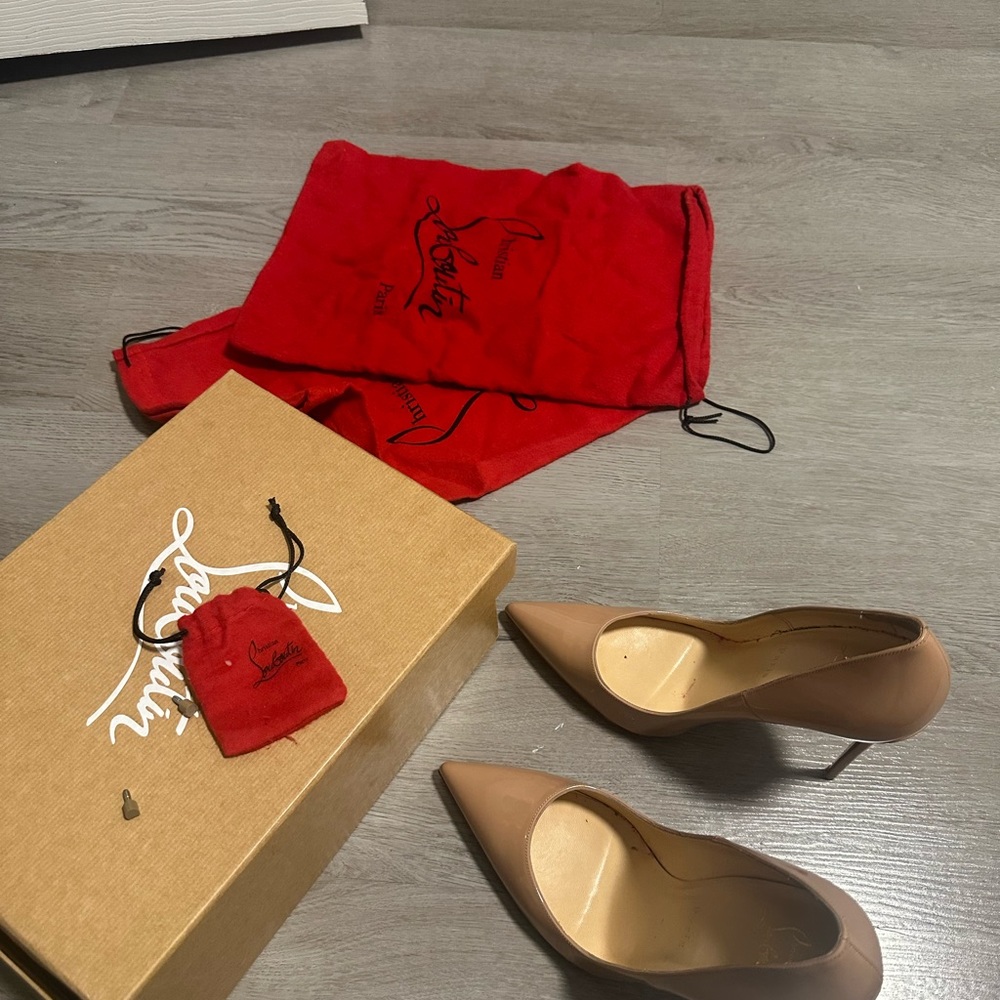 Nude so Kate Christian Louboutin heel - Picture 7 of 7